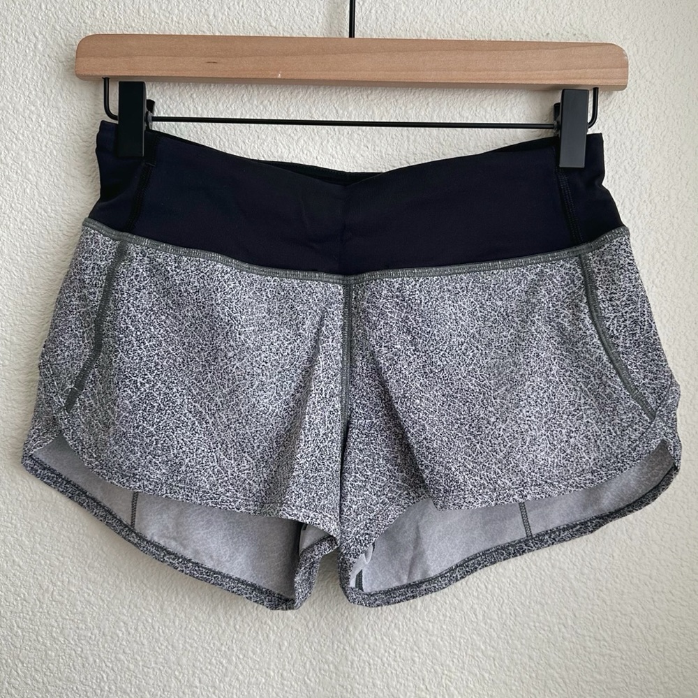 Lululemon Speed Short 2.5" Fractal Alpine White Black/Black Size 2